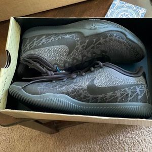 Kobe mamba rage black size 9